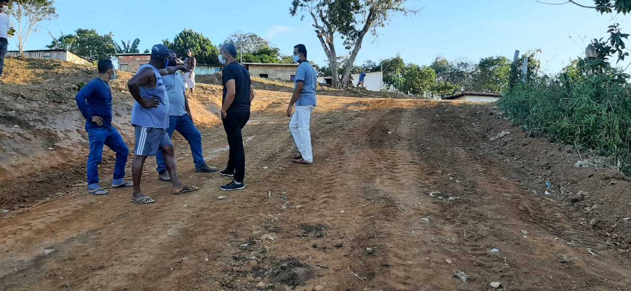 Prefeitura abre Rua em Leoventura onde nem mesmo carro transitava